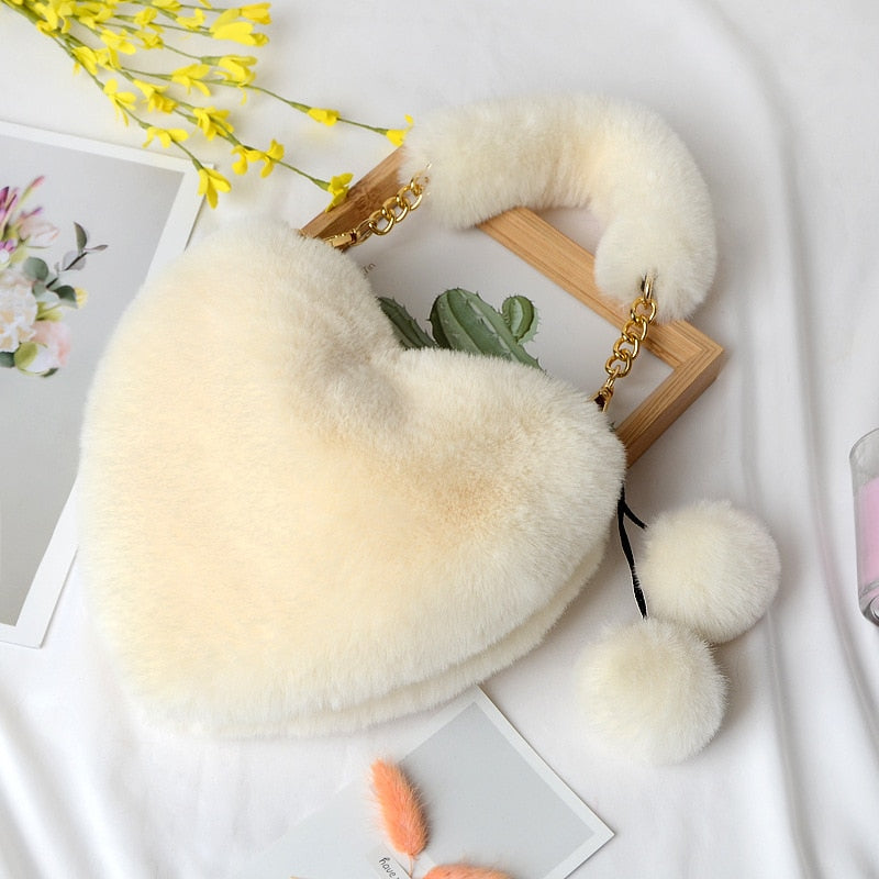 Bolsas de Inverno em Pelúcia com Formato de Coração