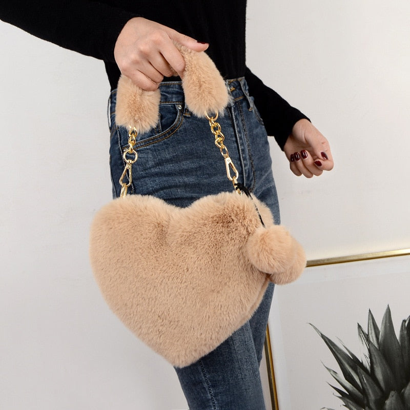 Bolsas de Inverno em Pelúcia com Formato de Coração