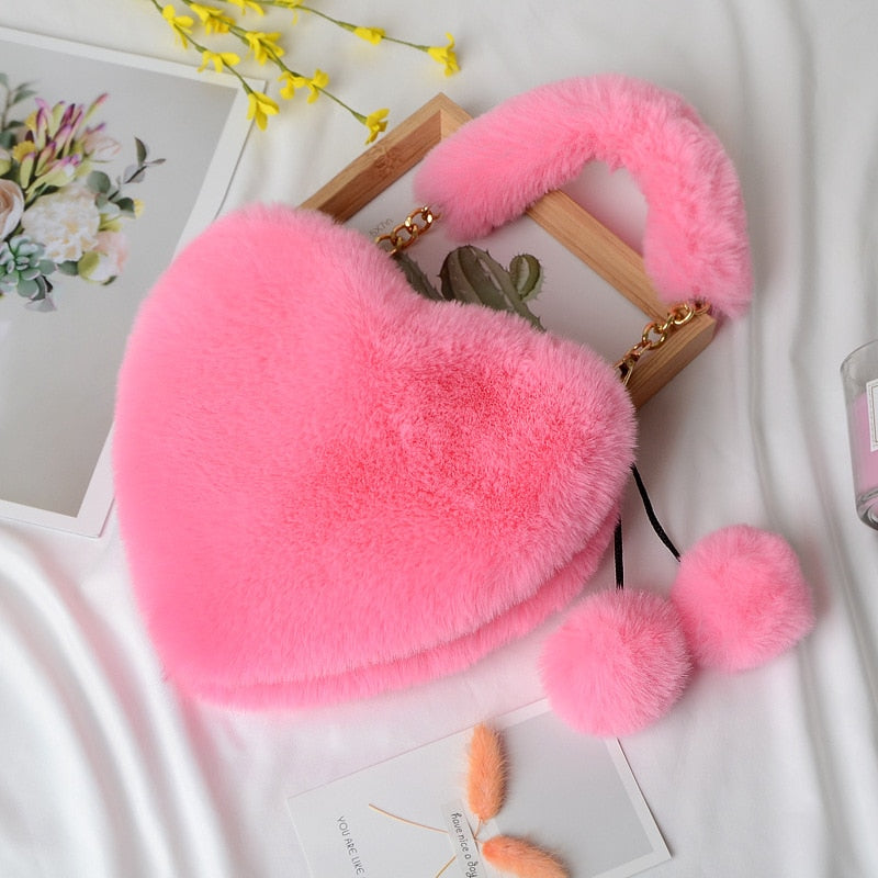 Bolsas de Inverno em Pelúcia com Formato de Coração