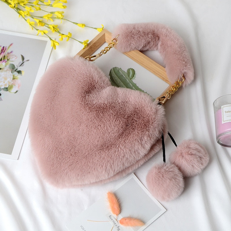 Bolsas de Inverno em Pelúcia com Formato de Coração