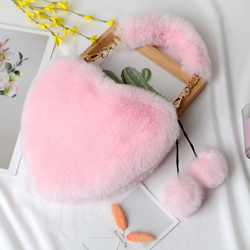 Bolsas de Inverno em Pelúcia com Formato de Coração